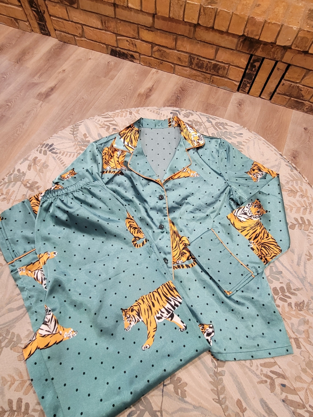 Women's Teal Tiger Print Satin Pajama Set
